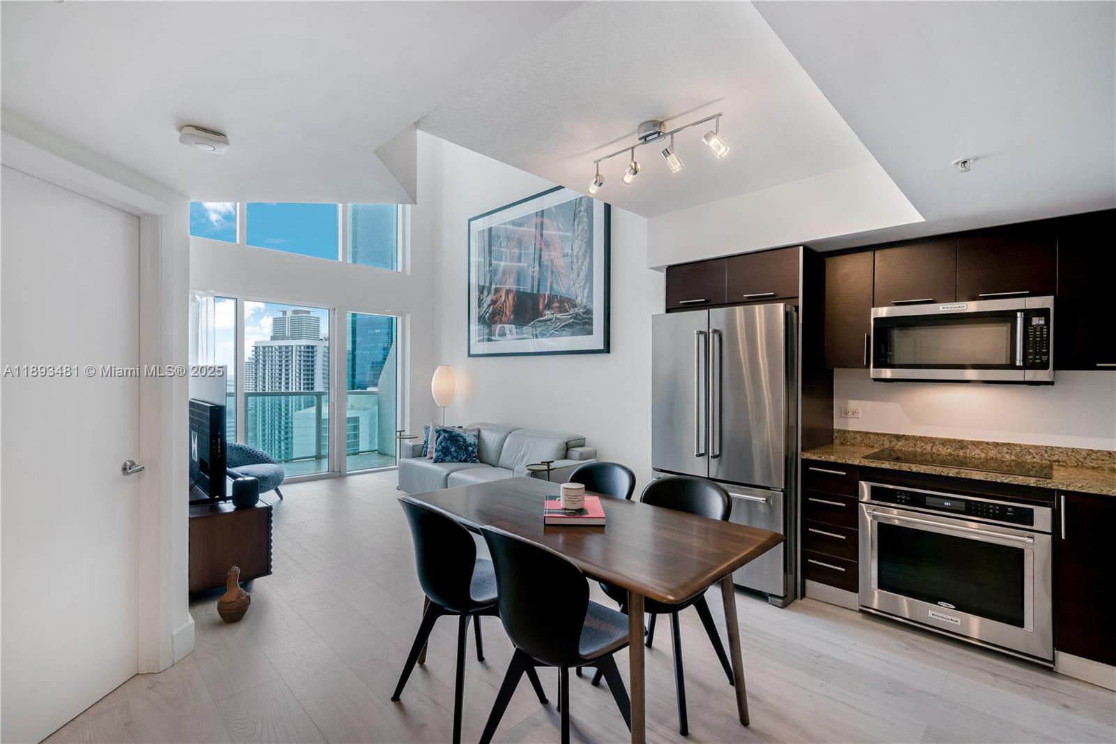 41 SE 5th St # 1709