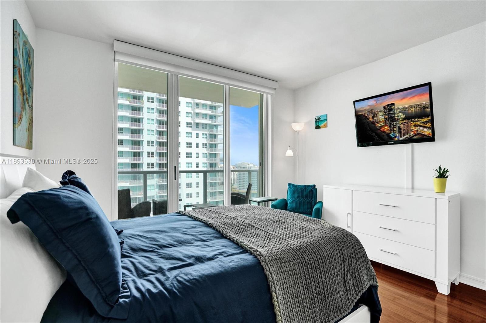 1155 Brickell Bay Dr # 2404