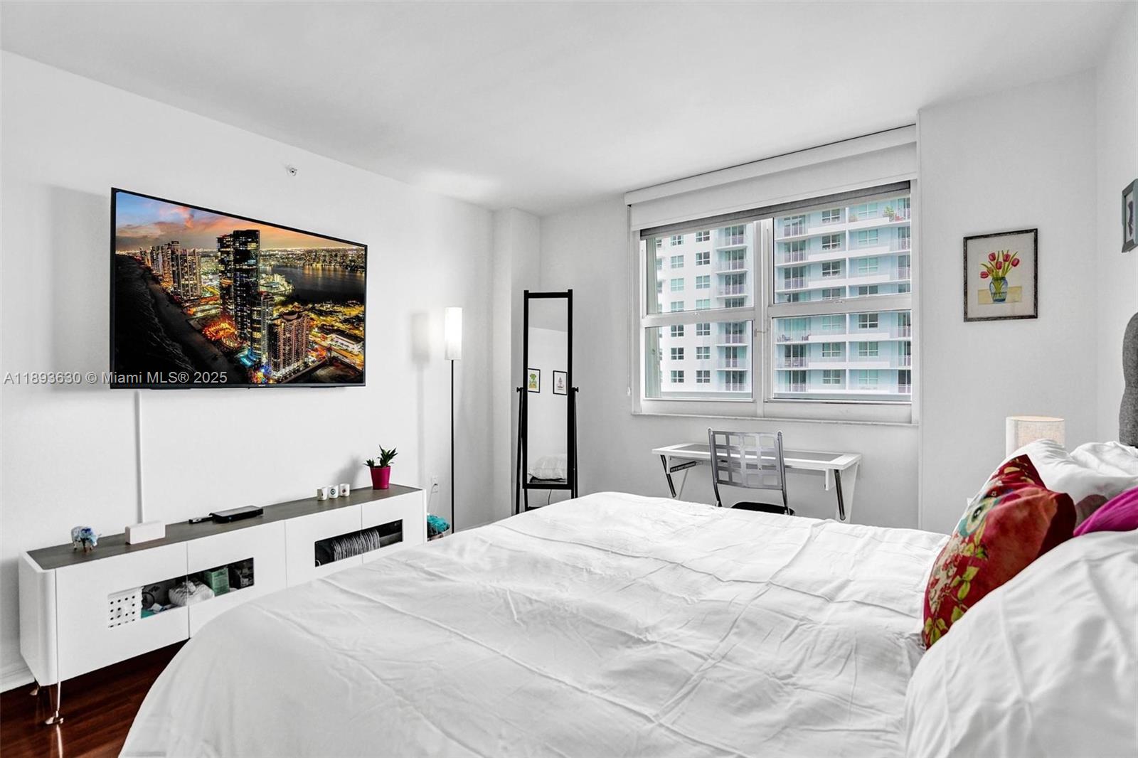 1155 Brickell Bay Dr # 2404