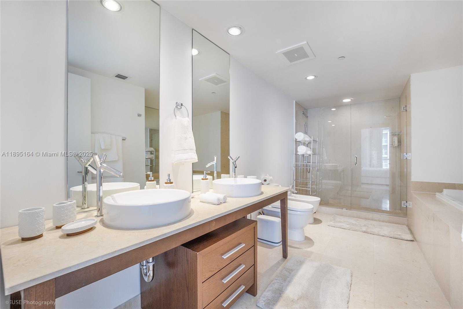 495 Brickell Ave # 4710