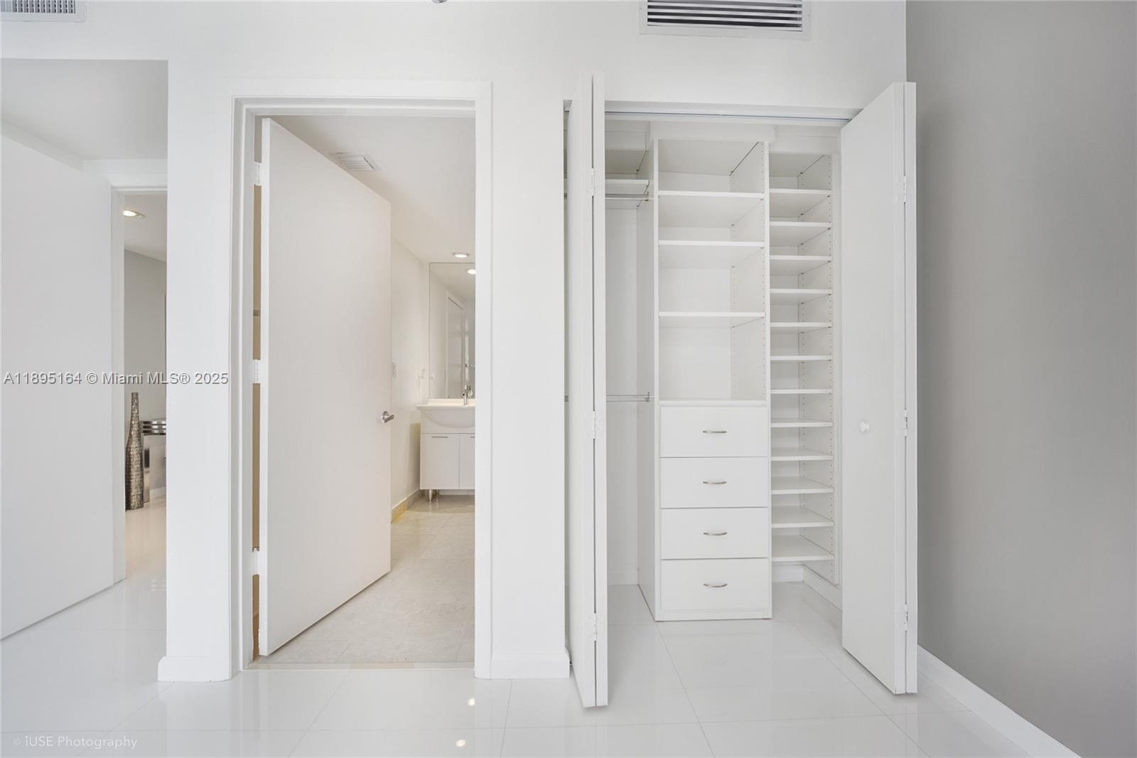 495 Brickell Ave # 4710