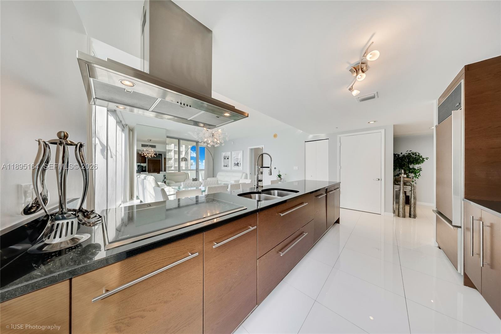 495 Brickell Ave # 4710