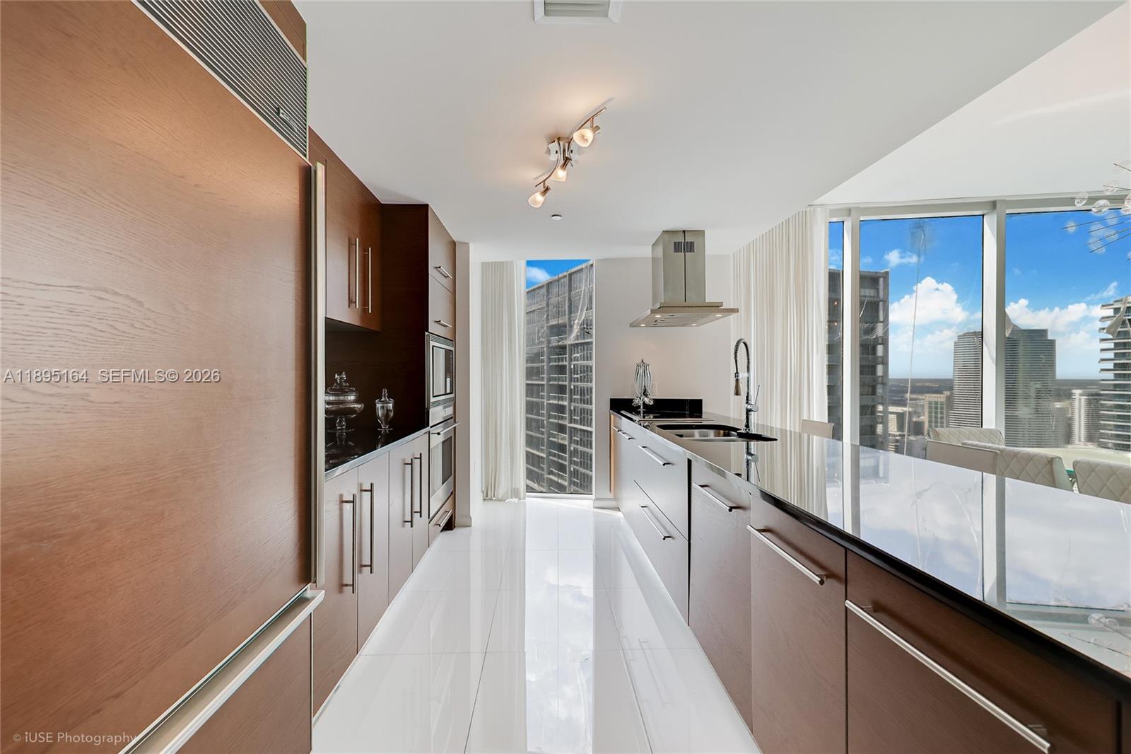 495 Brickell Ave # 4710