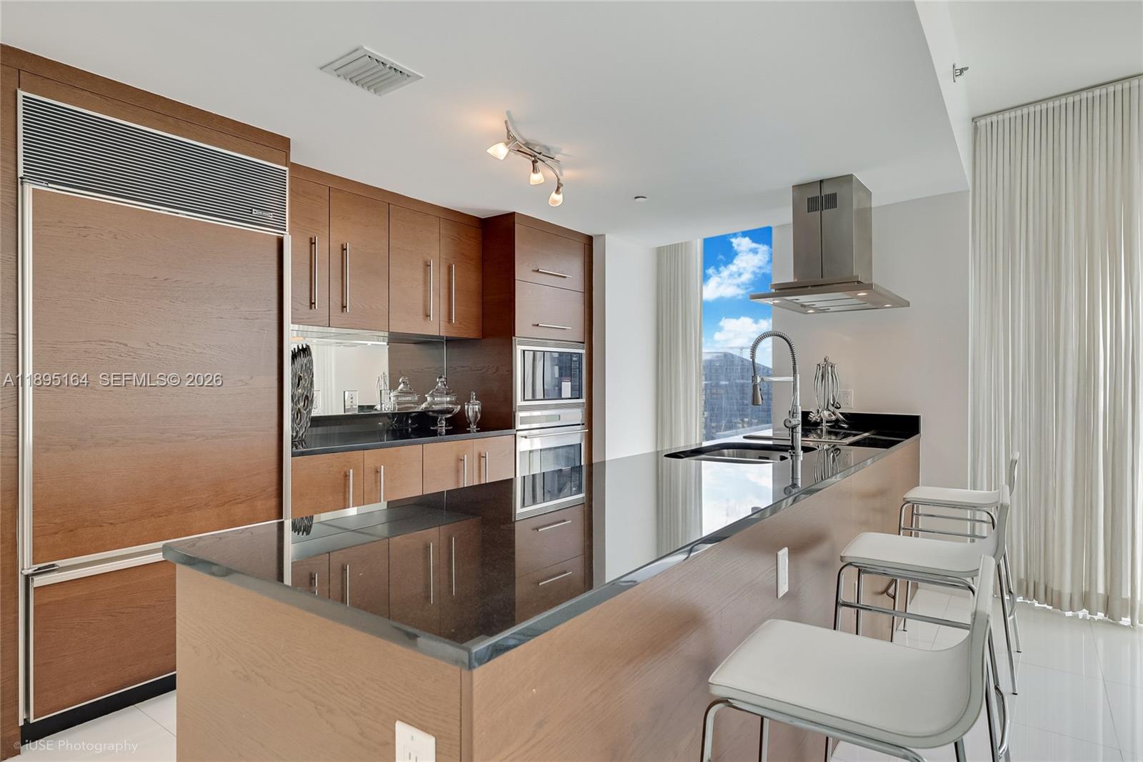 495 Brickell Ave # 4710