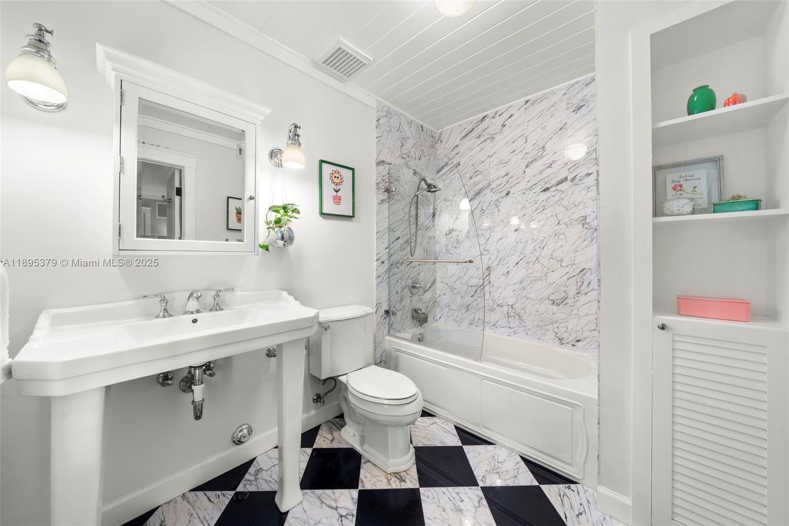 3610 Avocado Ave, Miami