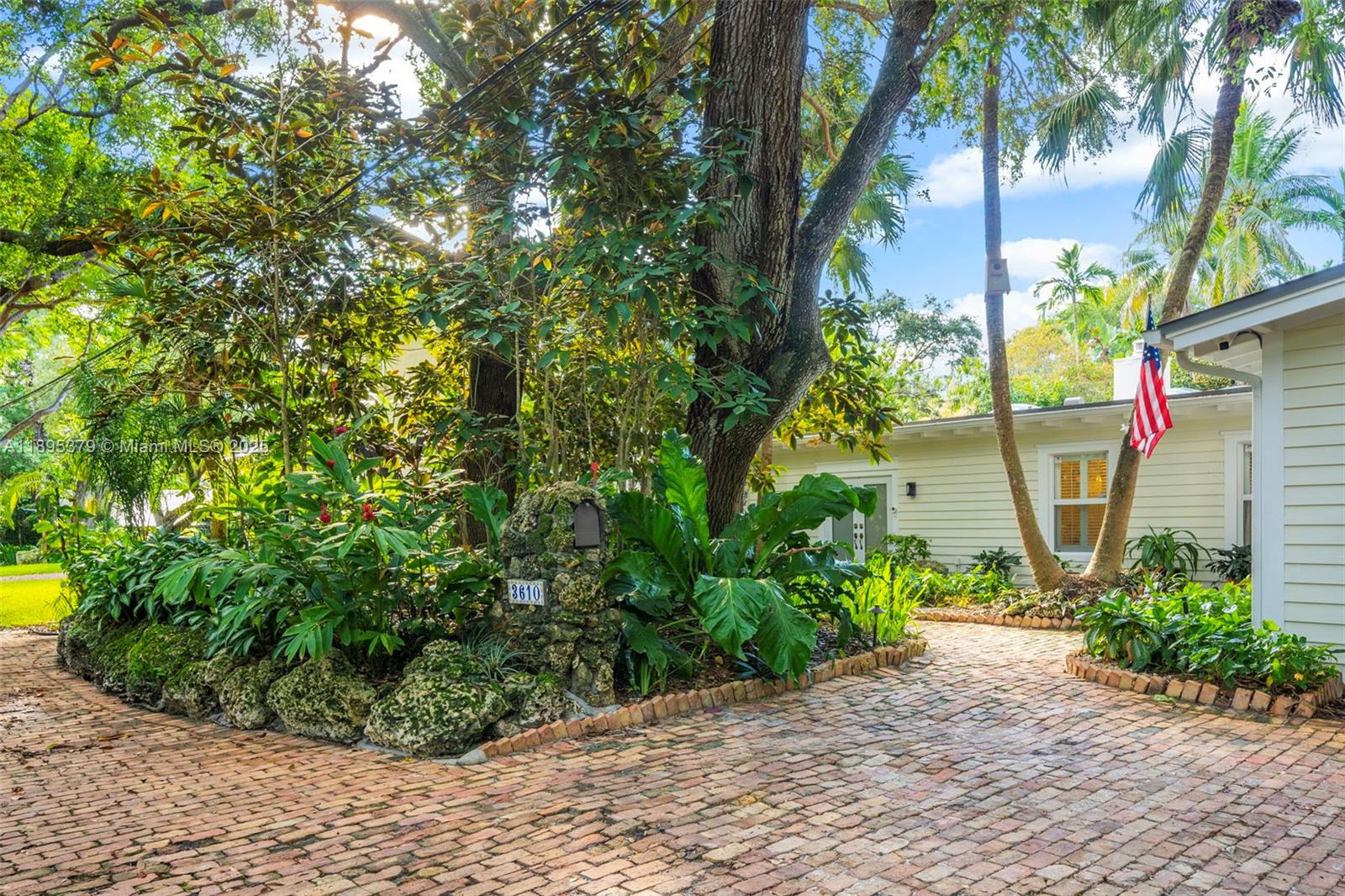 3610 Avocado Ave, Miami