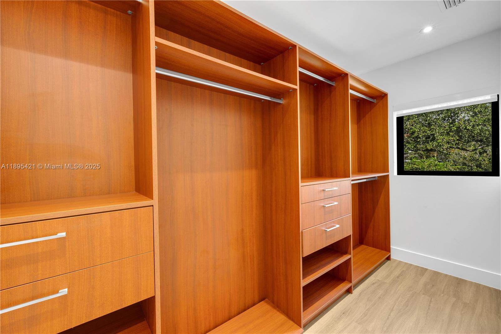 1132 NE 101st St, Miami Shores