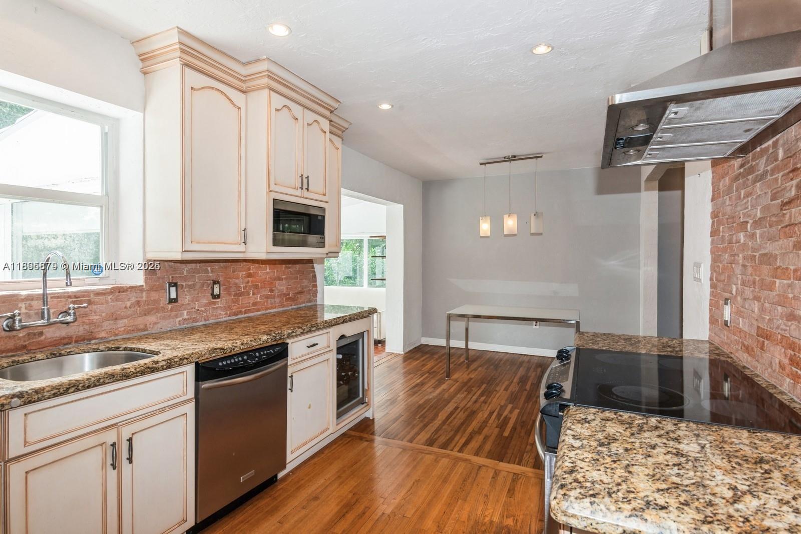 1225 Tangier St, Coral Gables