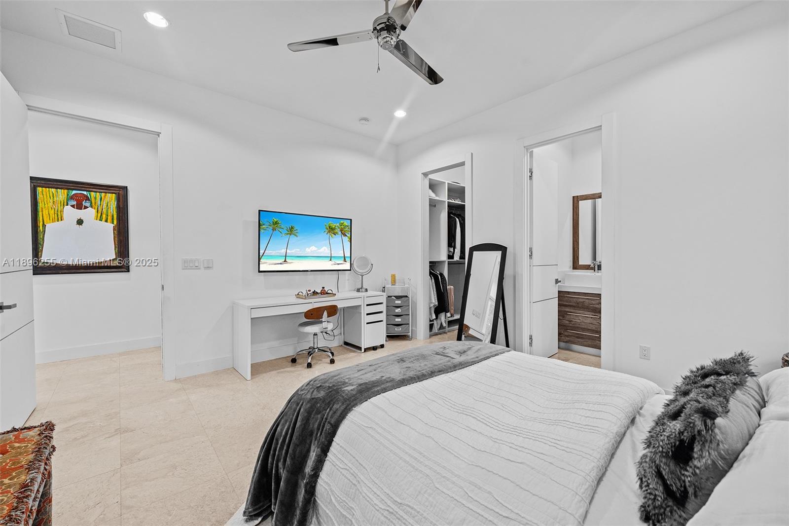 8923 Ludlam Rd.