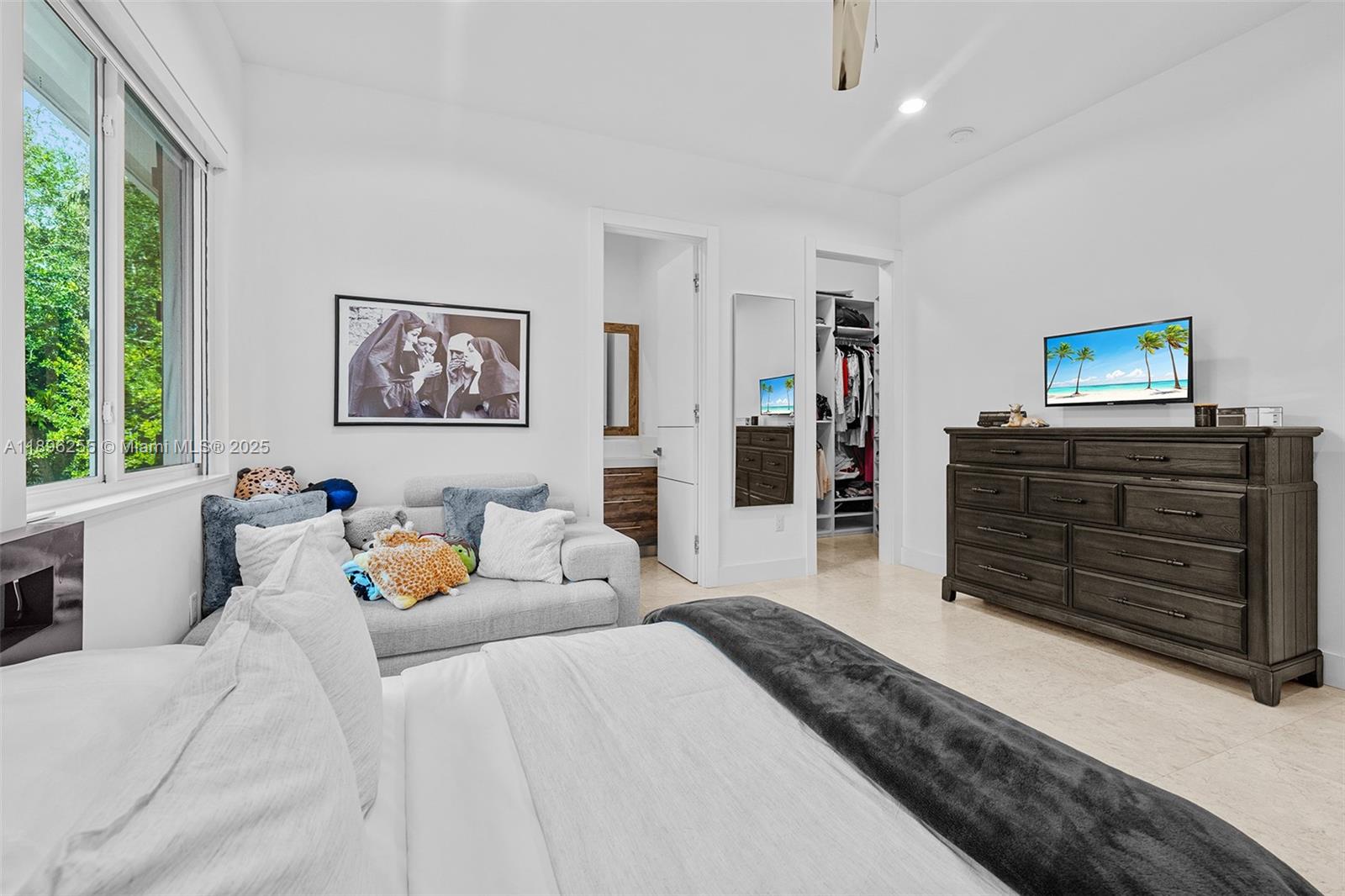 8923 Ludlam Rd.