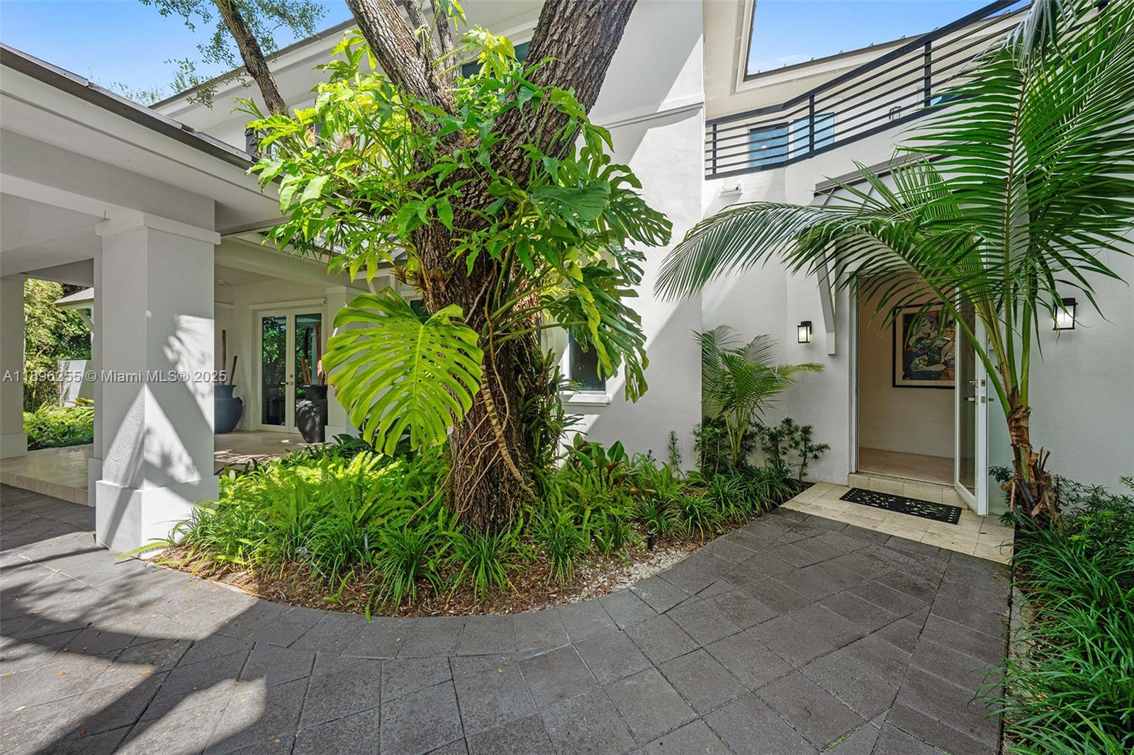 8923 Ludlam Rd.
