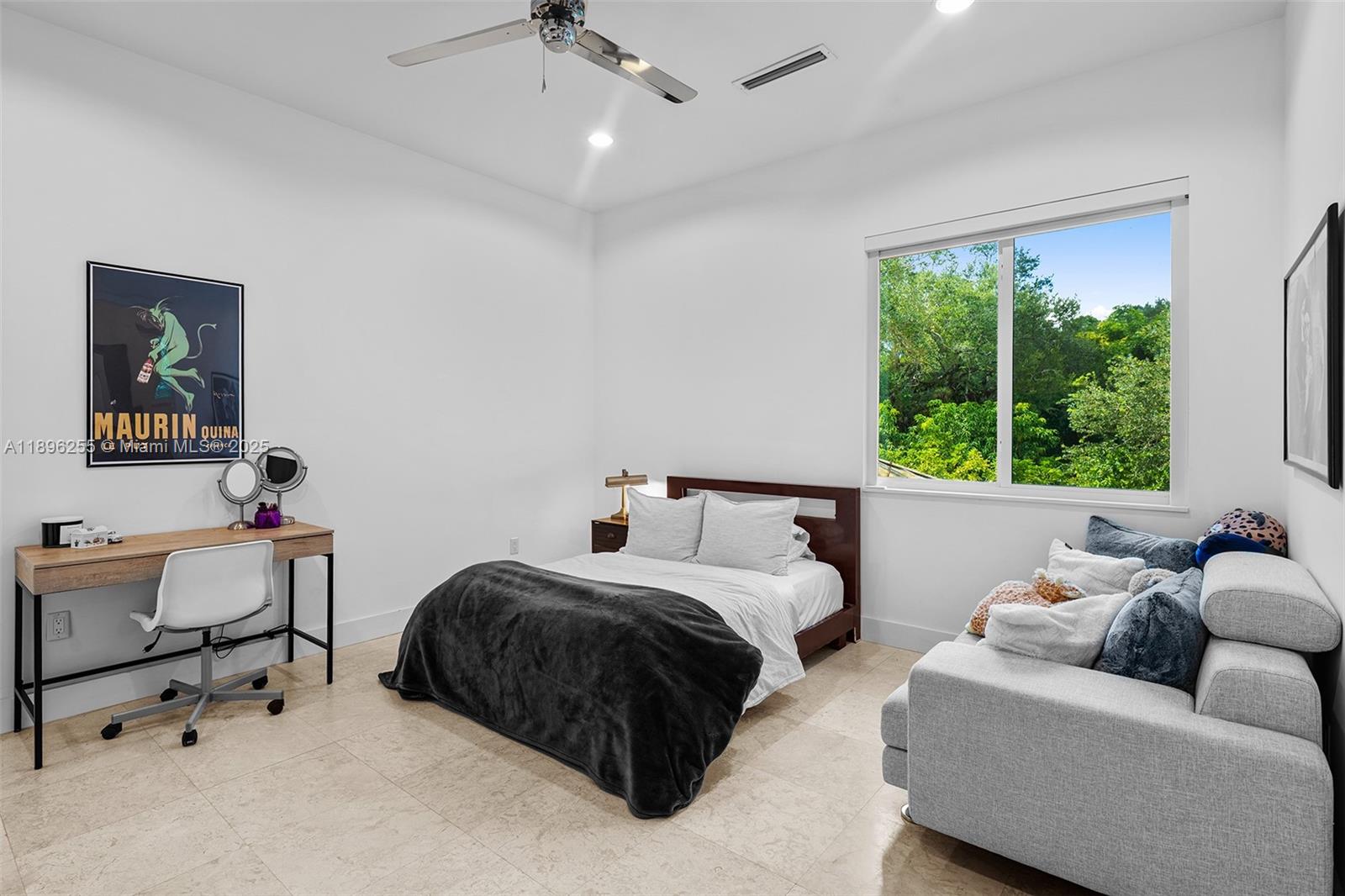 8923 Ludlam Rd.