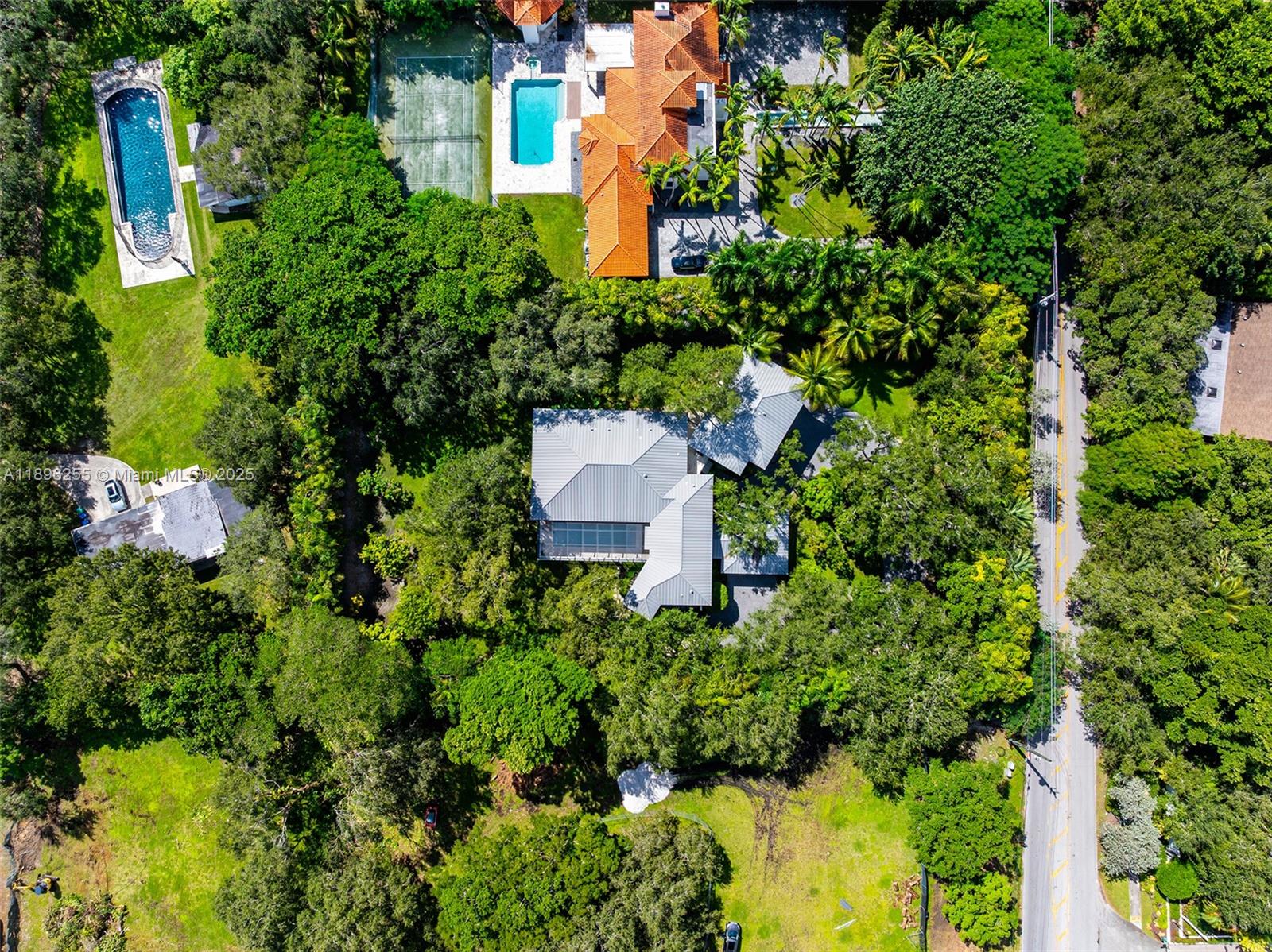 8923 Ludlam Rd.