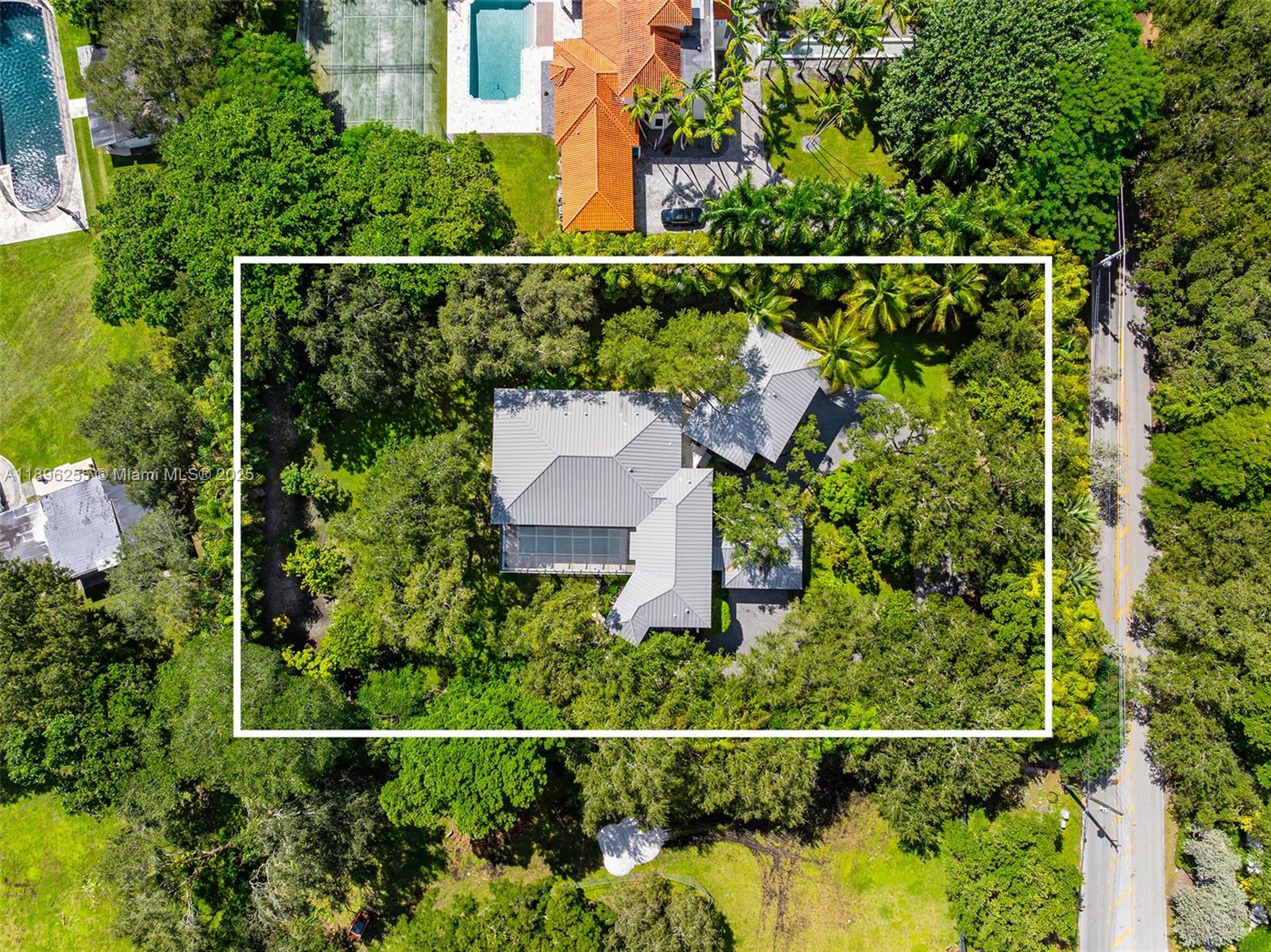 8923 Ludlam Rd.