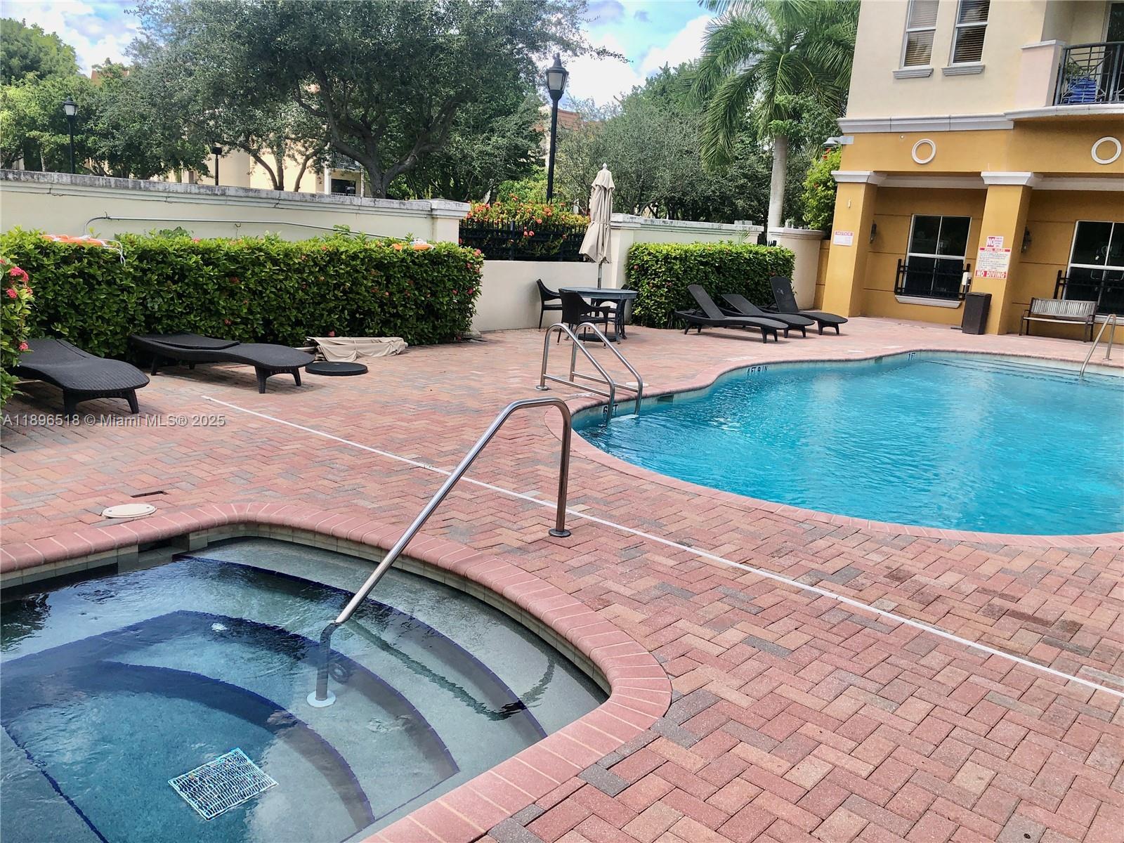 9021 SW 94th St # 707