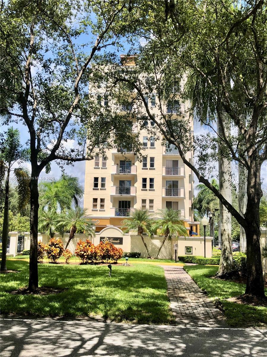 9021 SW 94th St # 707