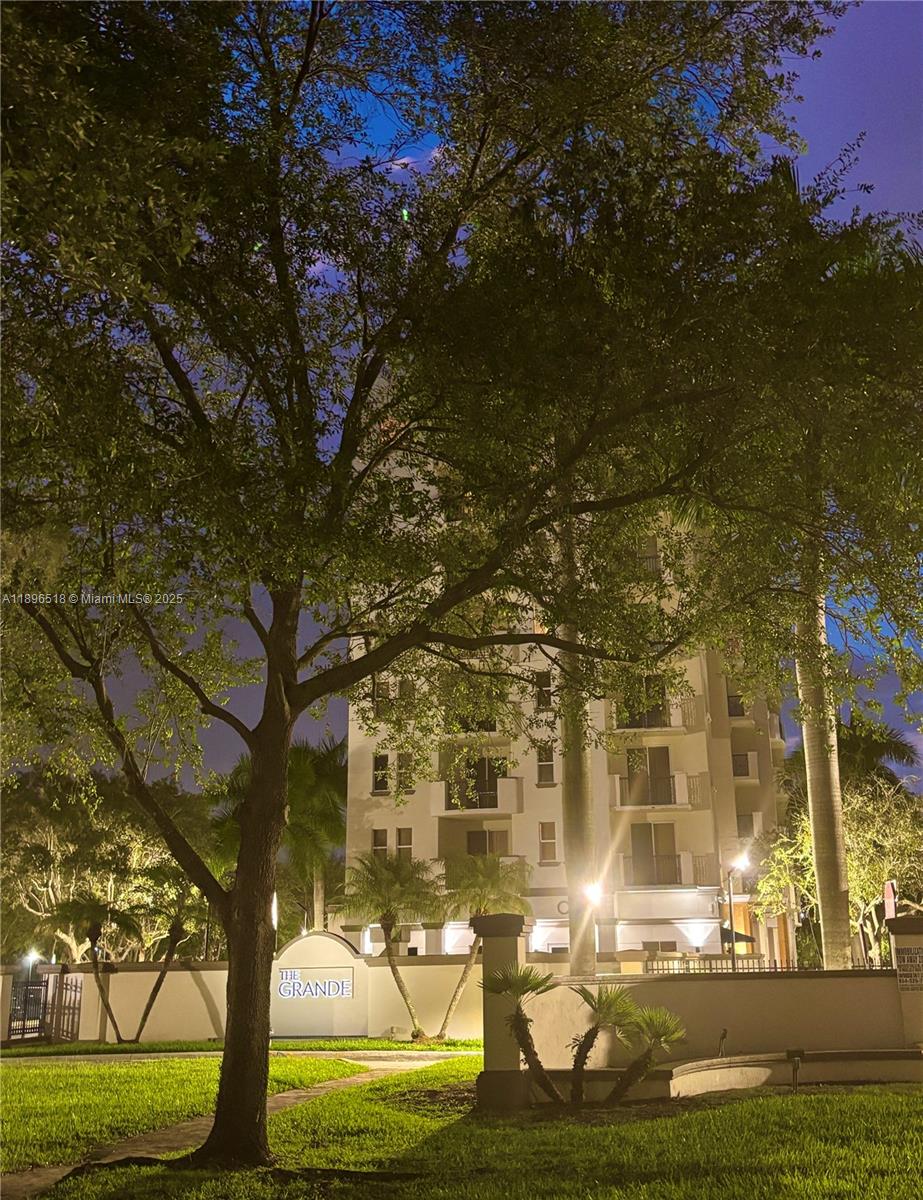 9021 SW 94th St # 707