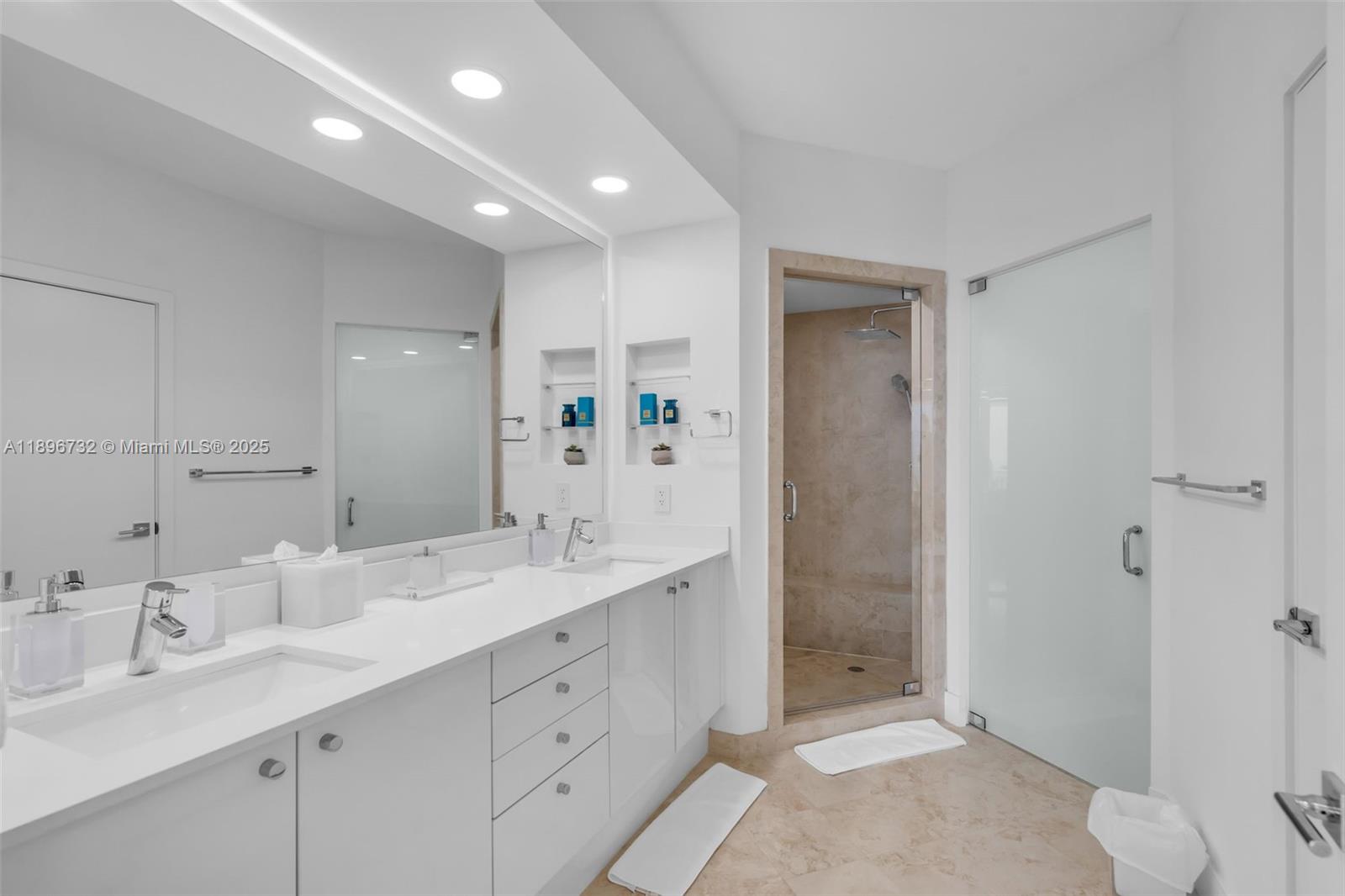 791 Crandon Blvd # 1404