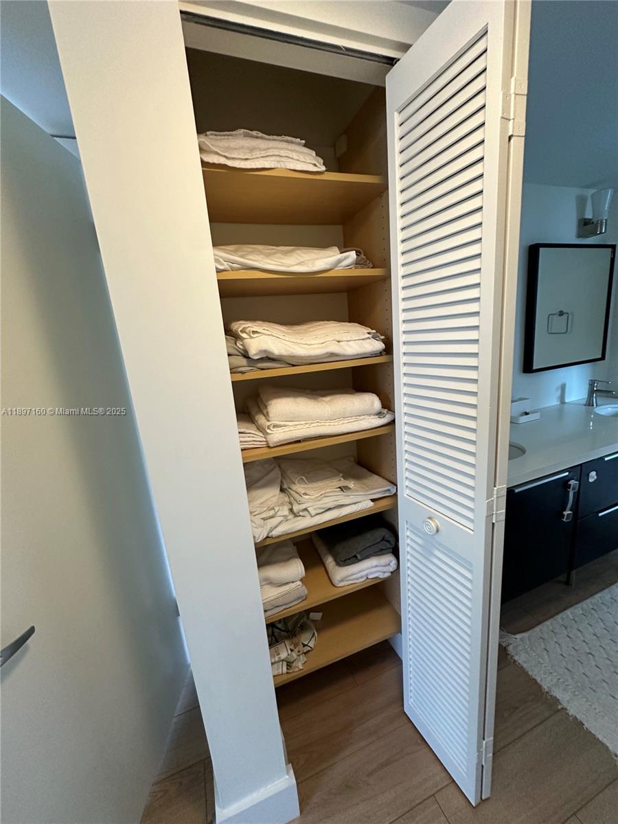 55 Ocean Lane Dr # 2028