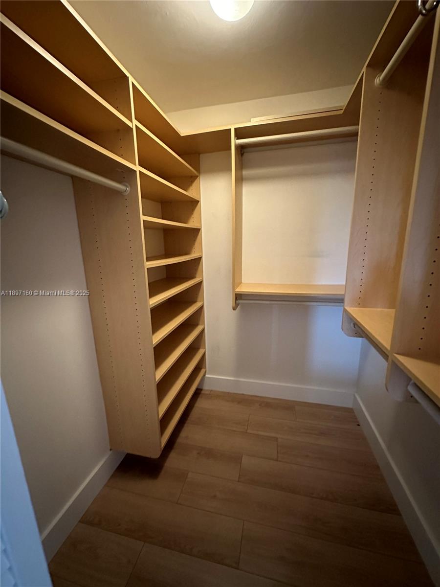 55 Ocean Lane Dr # 2028