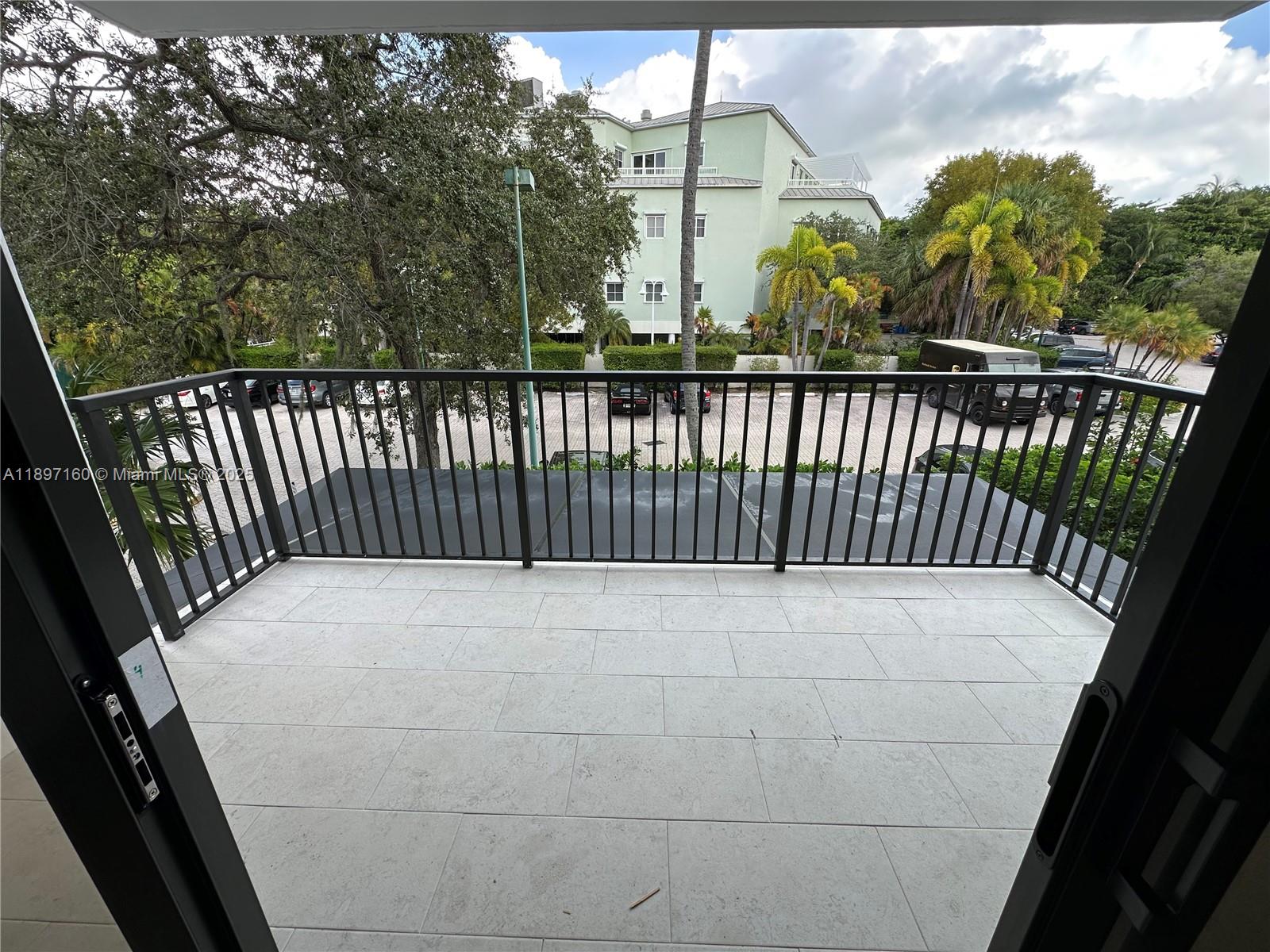 55 Ocean Lane Dr # 2028