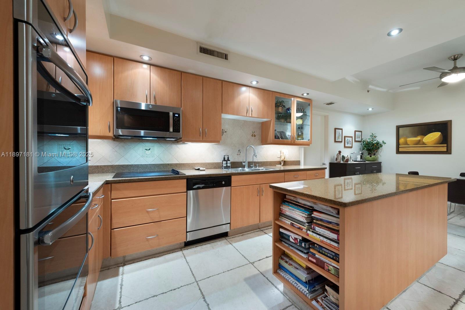 765 Crandon Blvd # 102, Key Biscayne Unit: 102