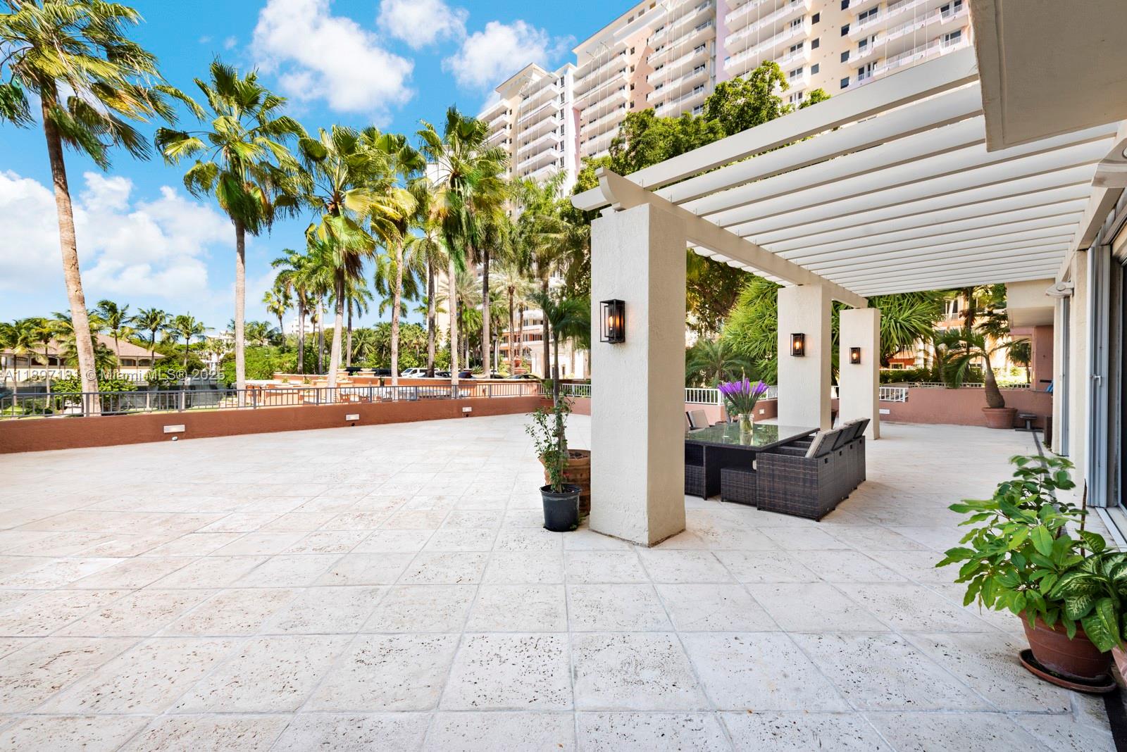 765 Crandon Blvd # 102, Key Biscayne Unit: 102