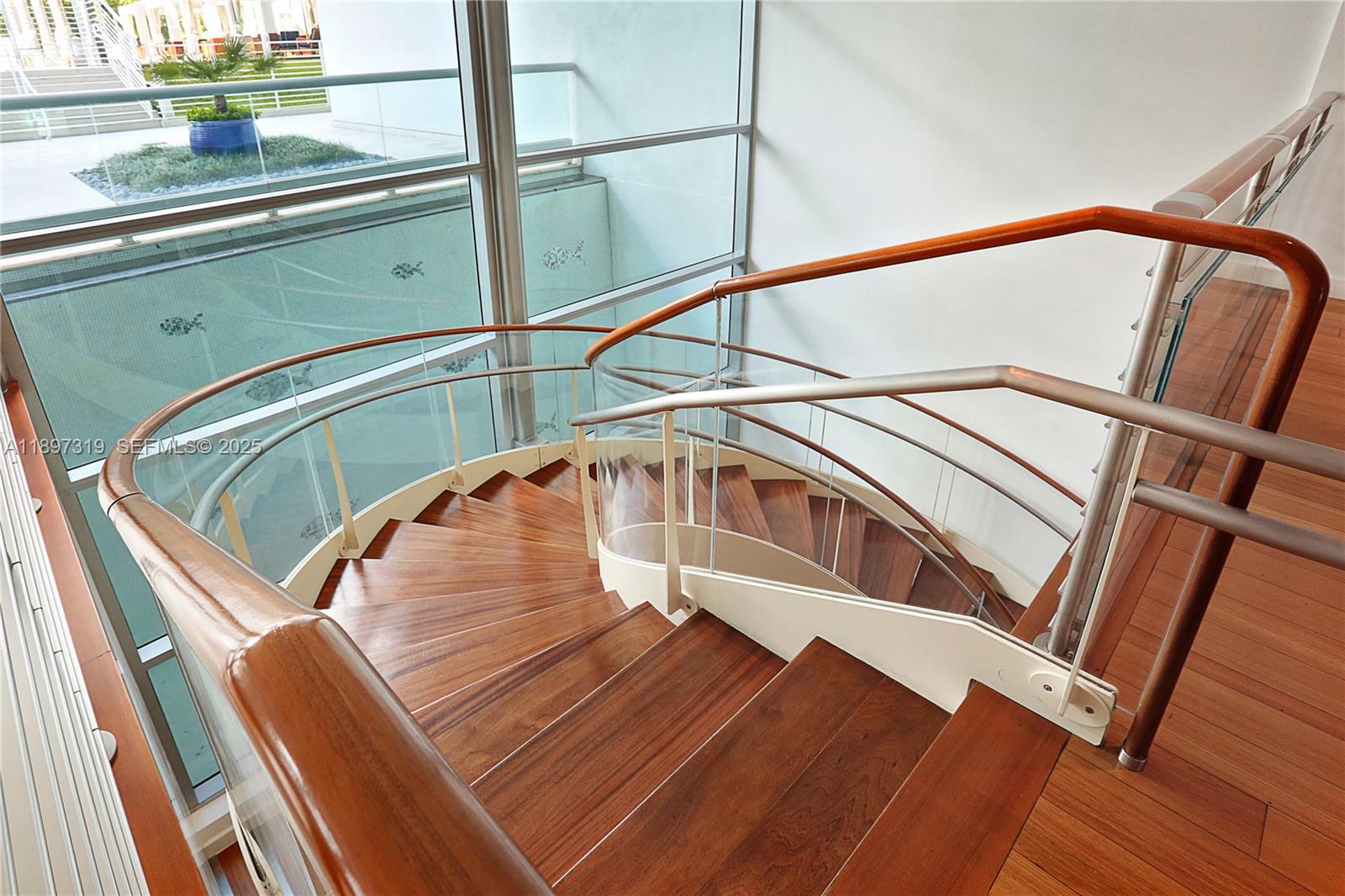 2627 S Bayshore Dr # 903