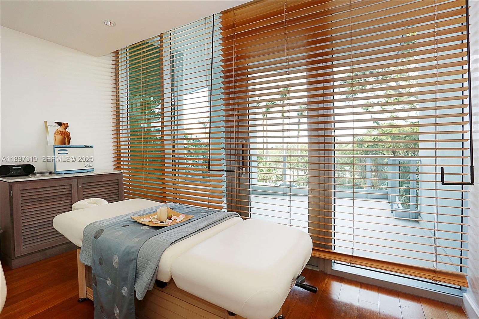 2627 S Bayshore Dr # 903