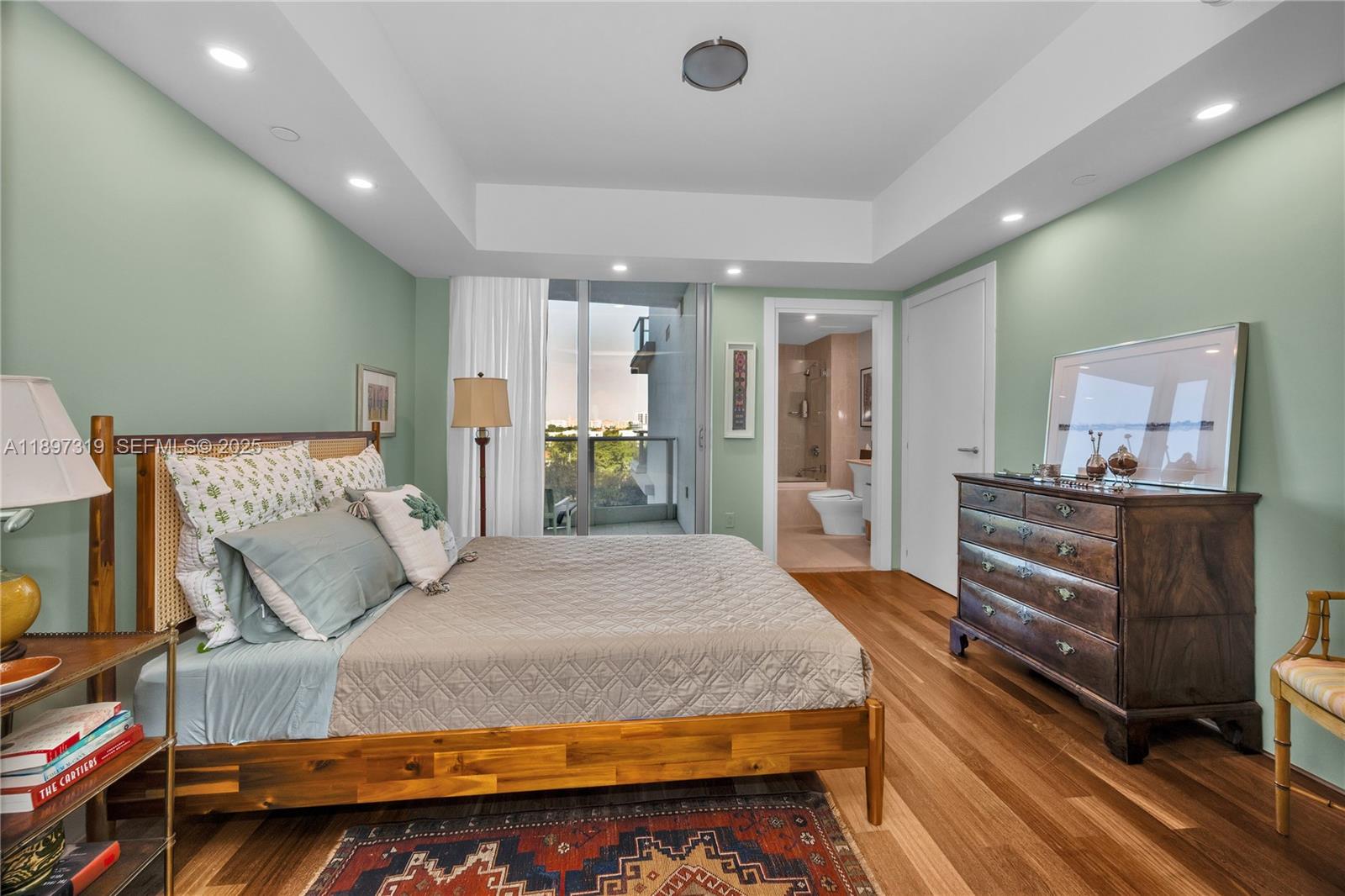 2627 S Bayshore Dr # 903