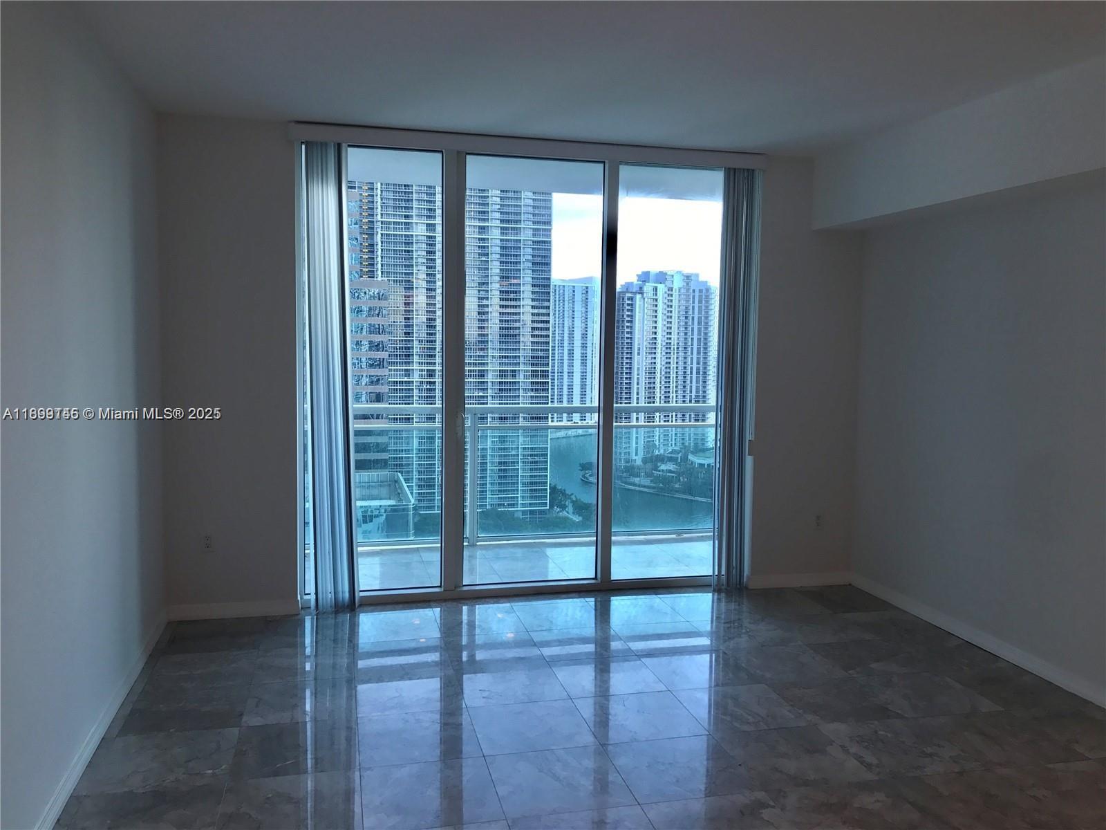 950 Brickell Bay Dr # 2808, Miami Unit: 2808