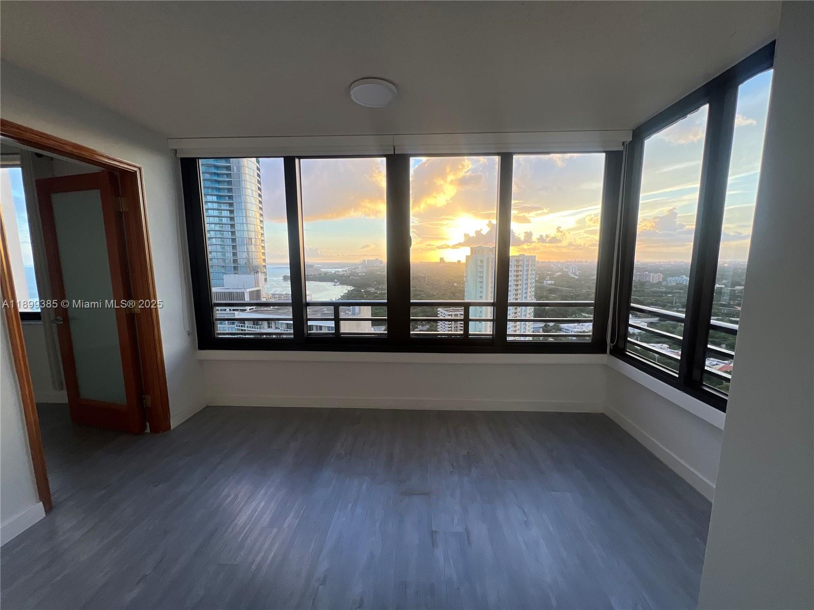 2333 Brickell Ave, Miami Unit: PH208