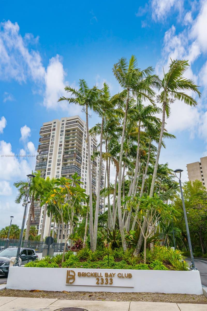 2333 Brickell Ave, Miami Unit: PH208