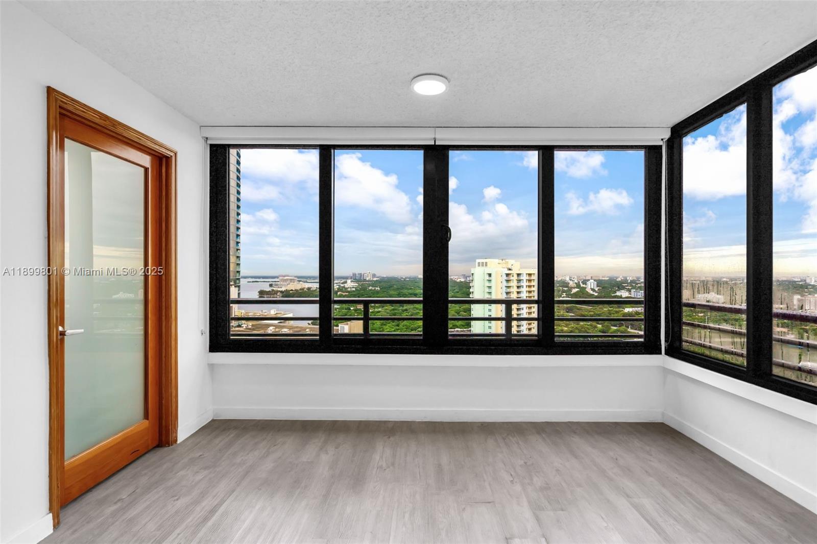 2333 Brickell Ave, Miami Unit: PH208