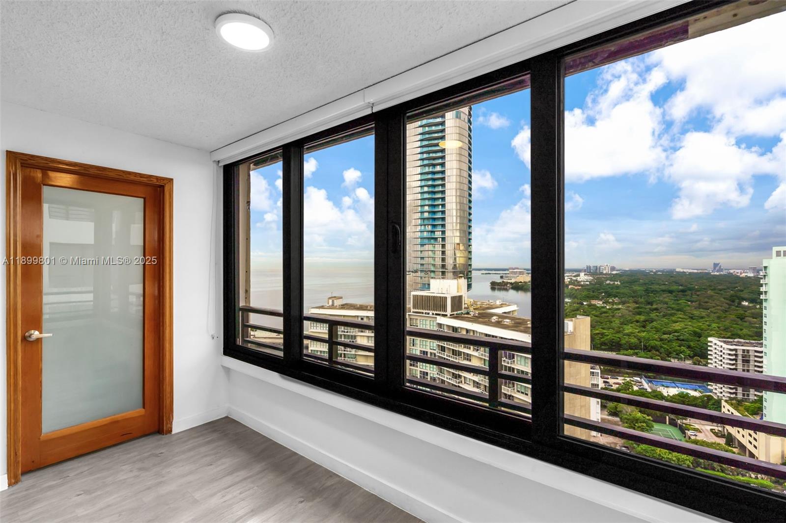 2333 Brickell Ave, Miami Unit: PH208