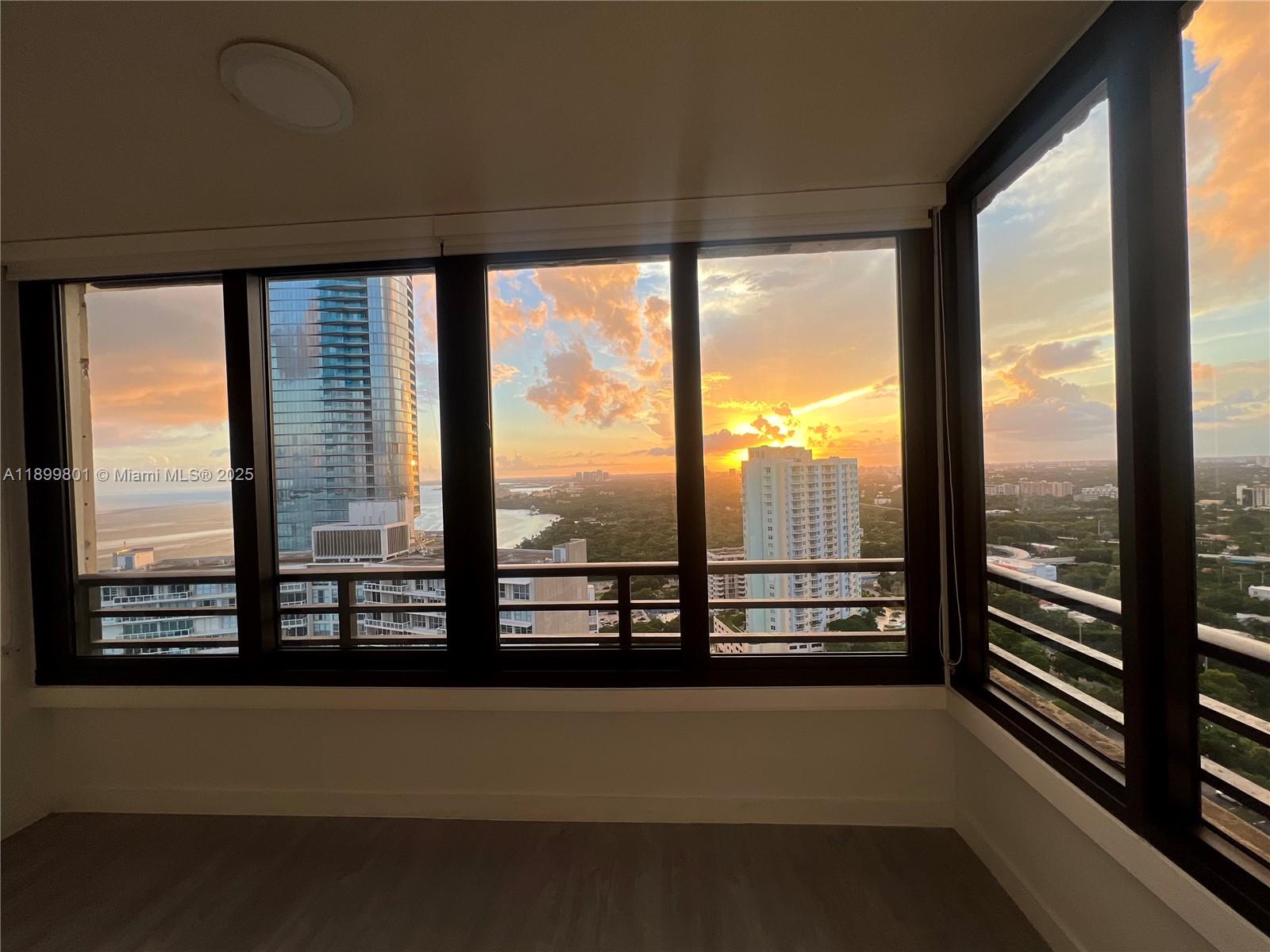 2333 Brickell Ave, Miami Unit: PH208