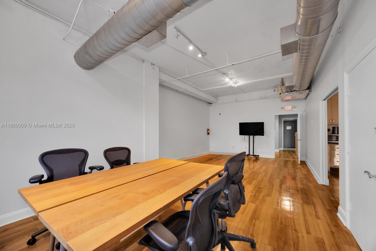 2334 Ponce De Leon Blvd # 220, Coral Gables Unit: 220