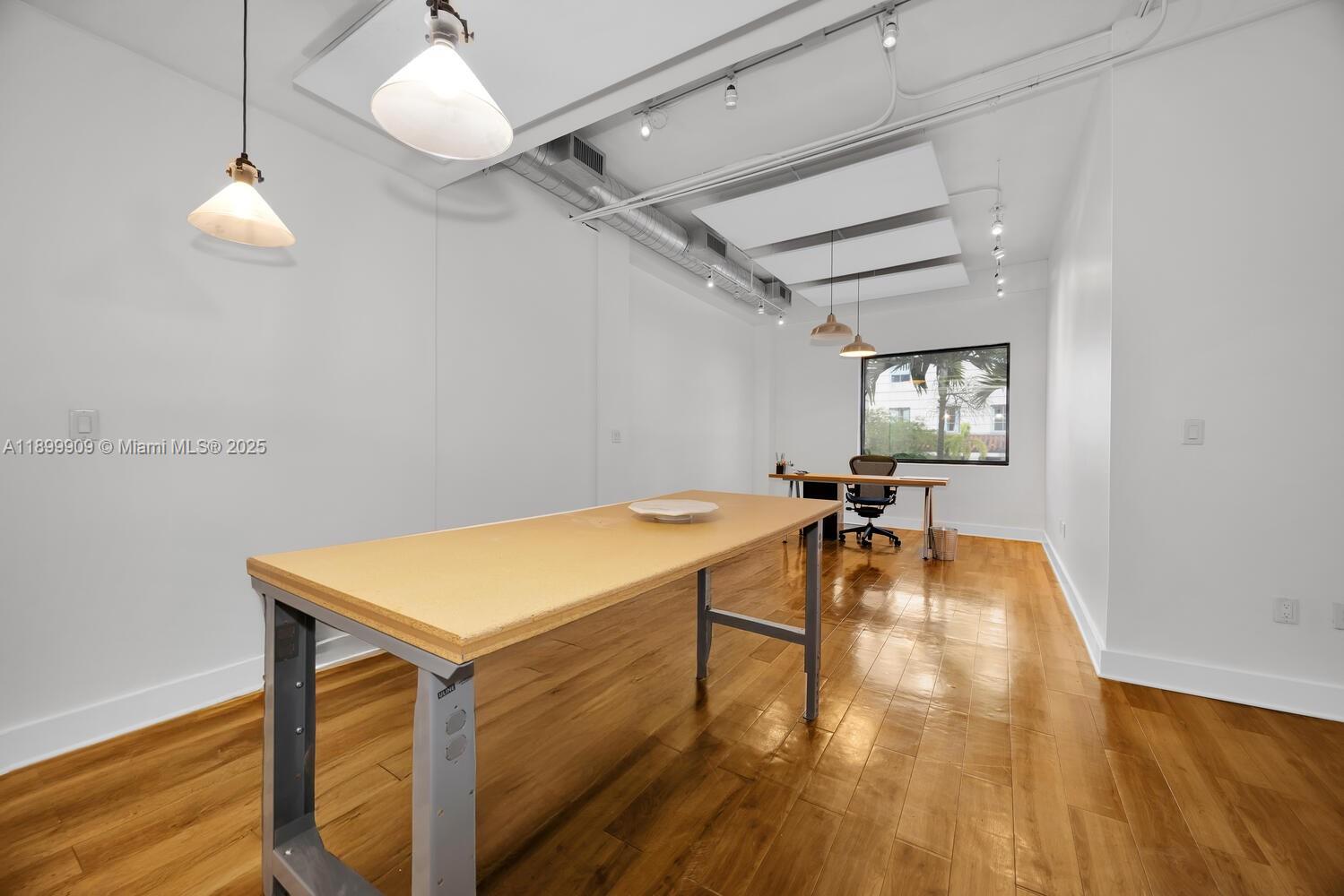 2334 Ponce De Leon Blvd # 220, Coral Gables Unit: 220