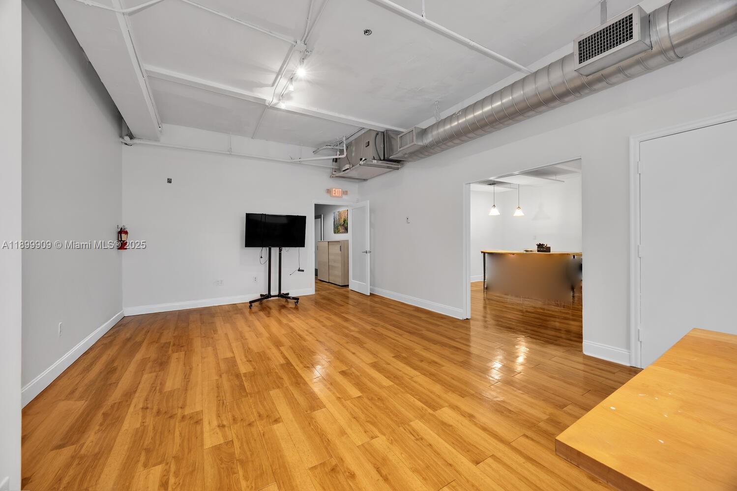 2334 Ponce De Leon Blvd # 220, Coral Gables Unit: 220