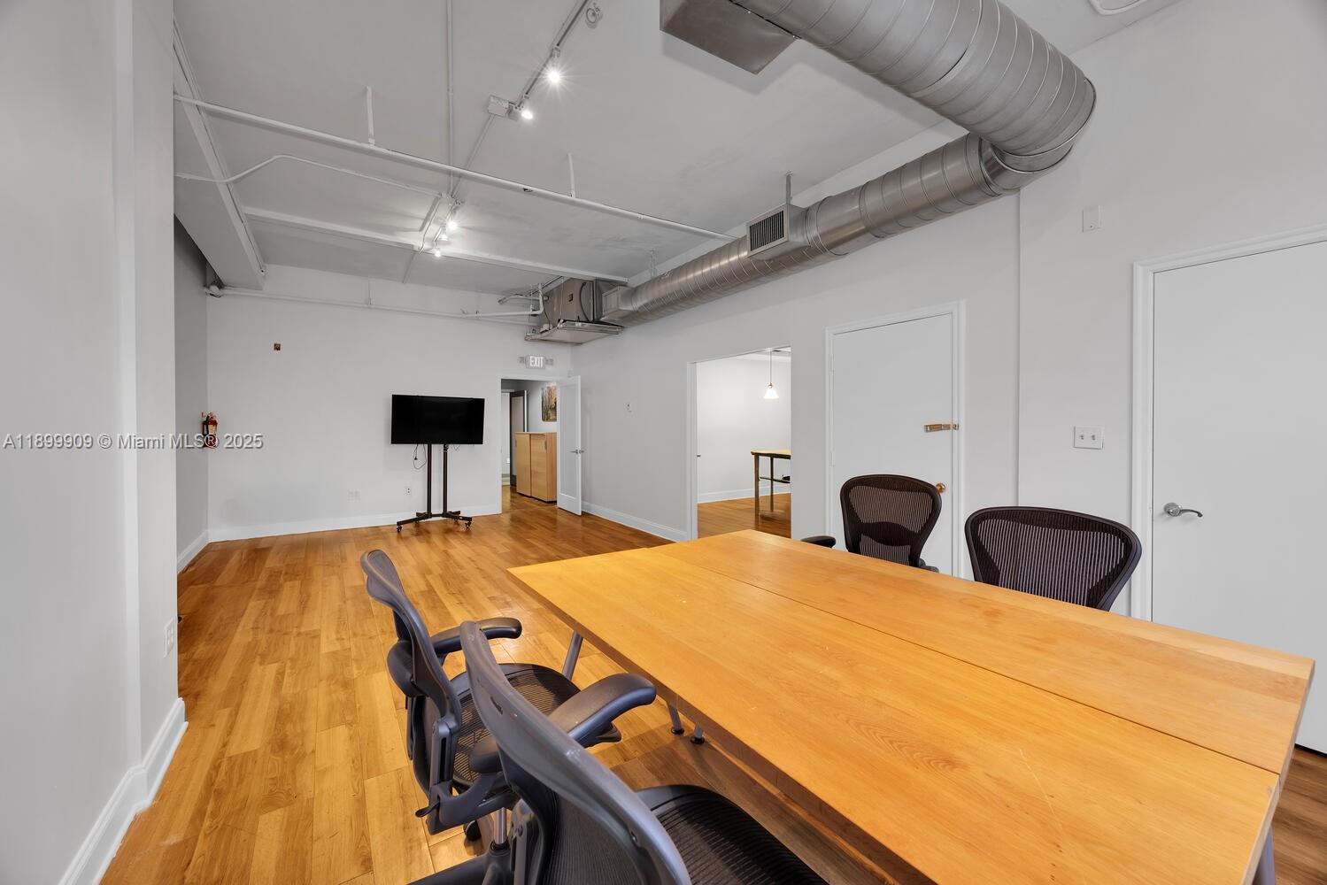 2334 Ponce De Leon Blvd # 220, Coral Gables Unit: 220