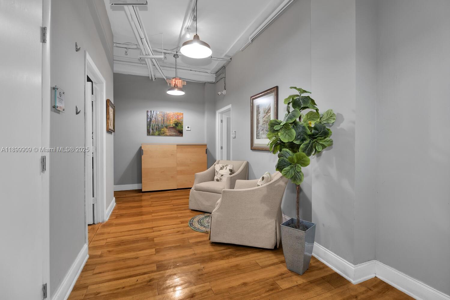 2334 Ponce De Leon Blvd # 220, Coral Gables Unit: 220