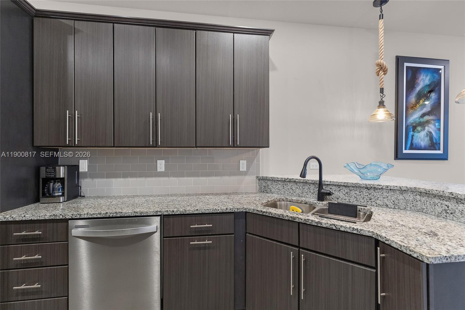 4810 Eucalyptus Dr # 3