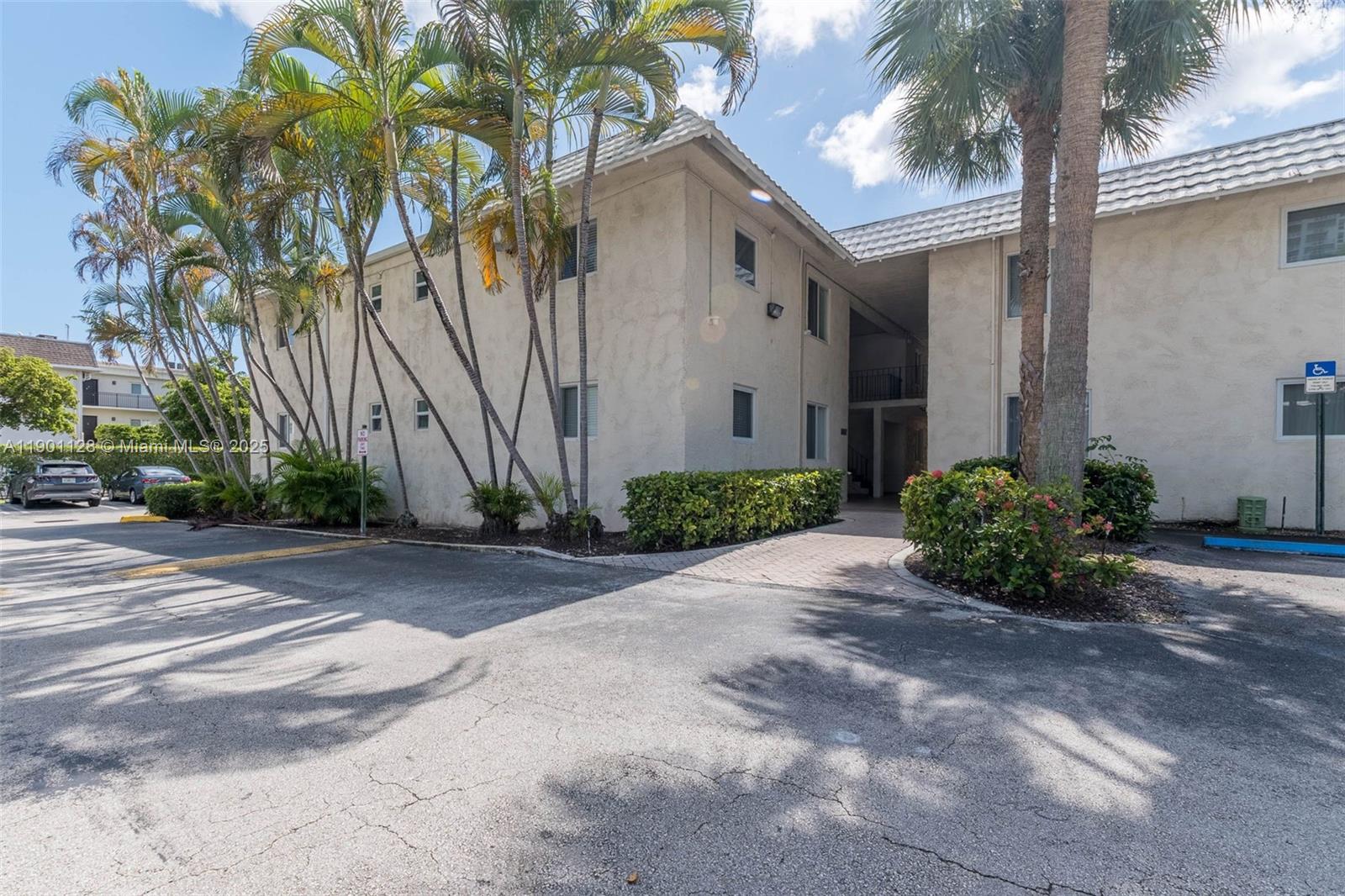 8605 SW 68th Ct # 22, Pinecrest Unit: 22