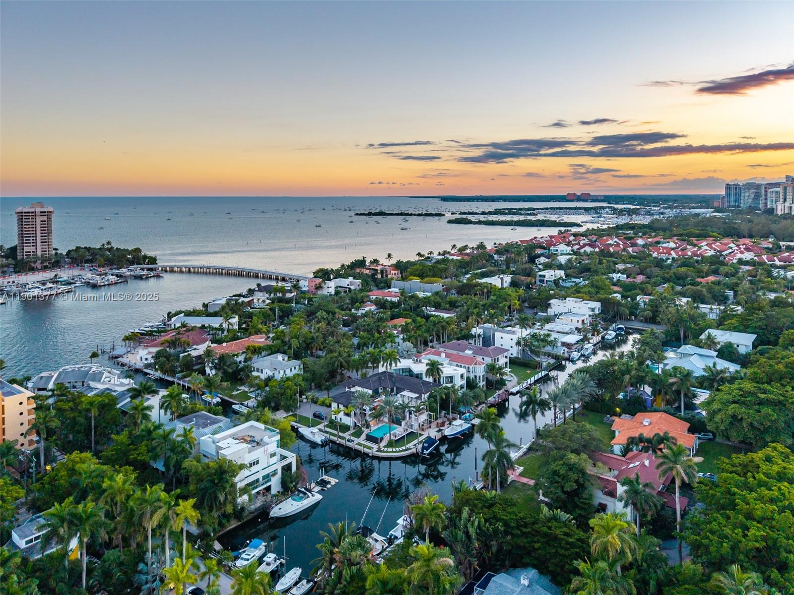 1815 Fairhaven Pl, Miami