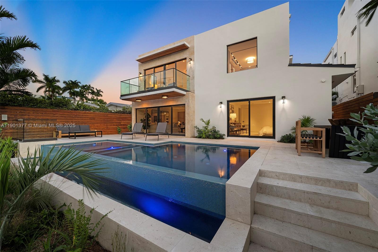 1815 Fairhaven Pl, Miami