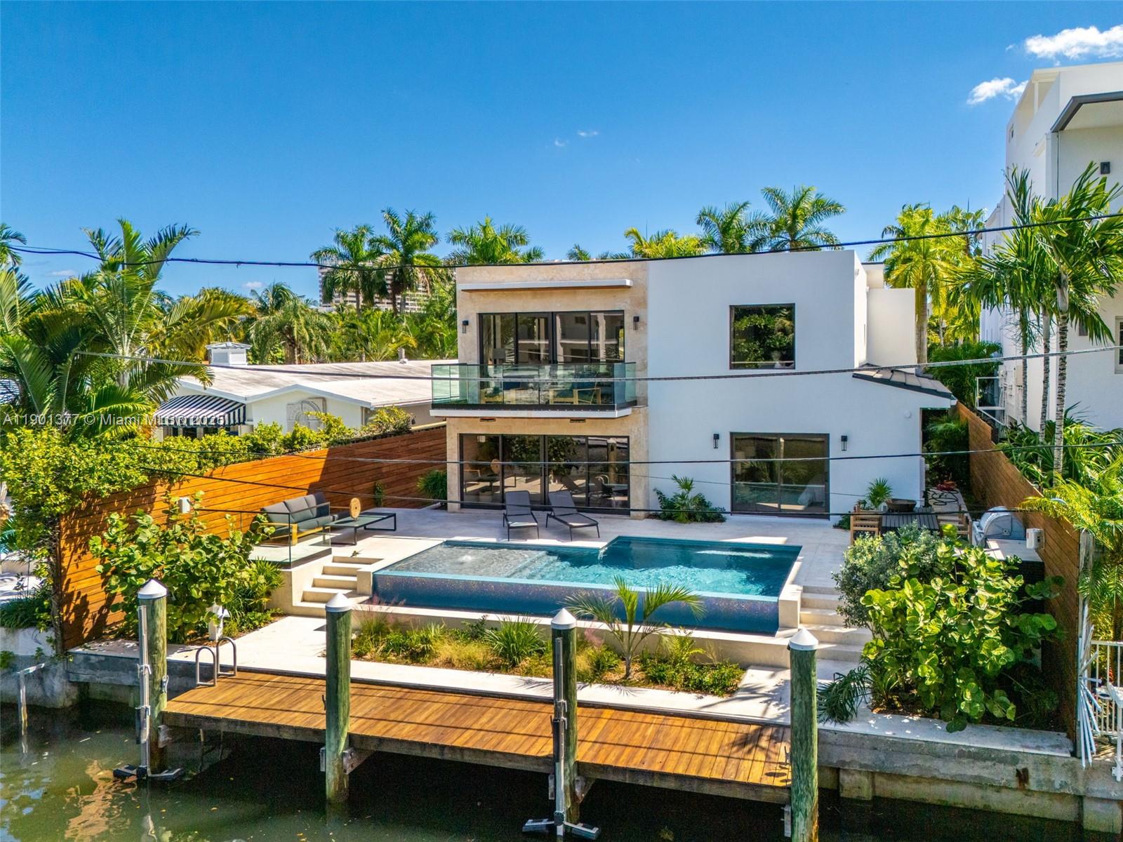 1815 Fairhaven Pl, Miami