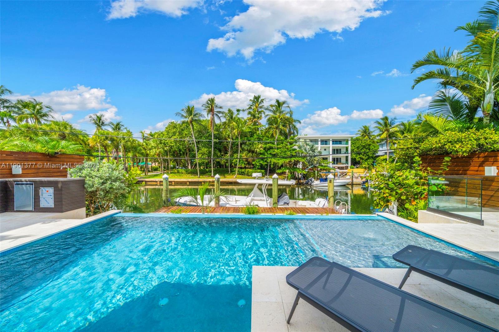 1815 Fairhaven Pl, Miami