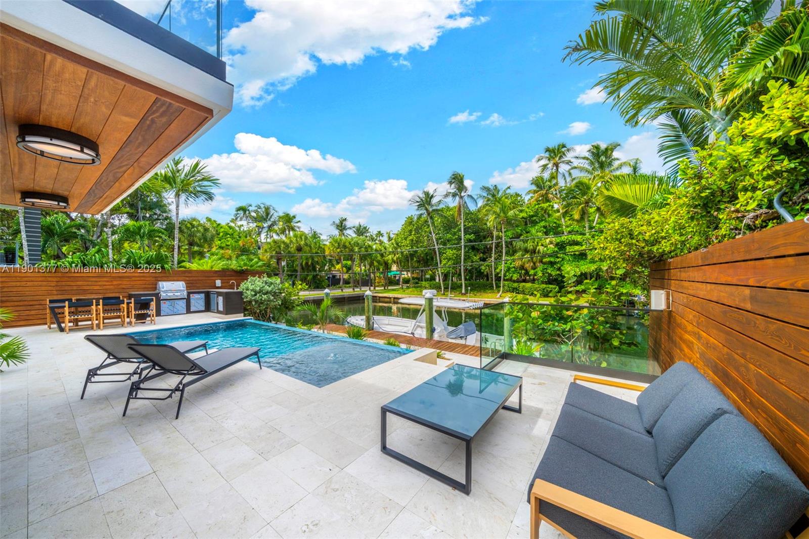 1815 Fairhaven Pl, Miami