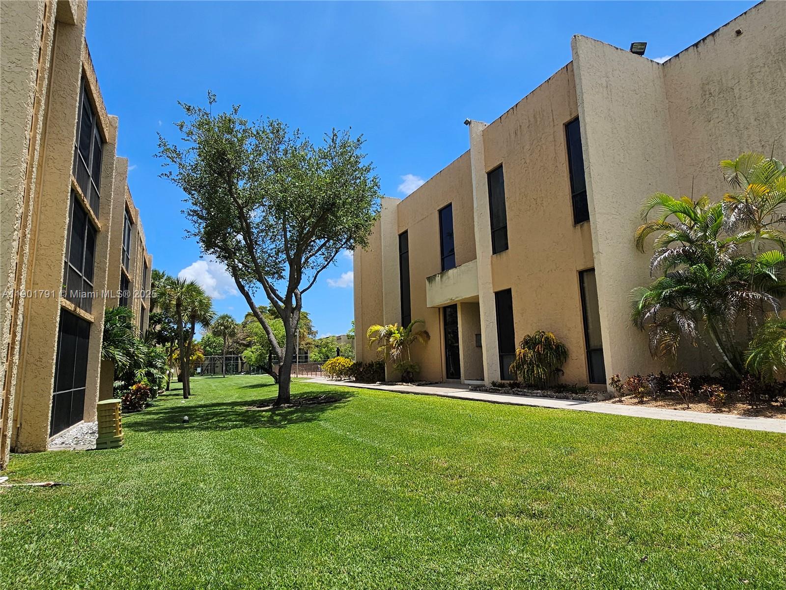 8415 SW 107th Ave # 219W, Miami Unit: 219W