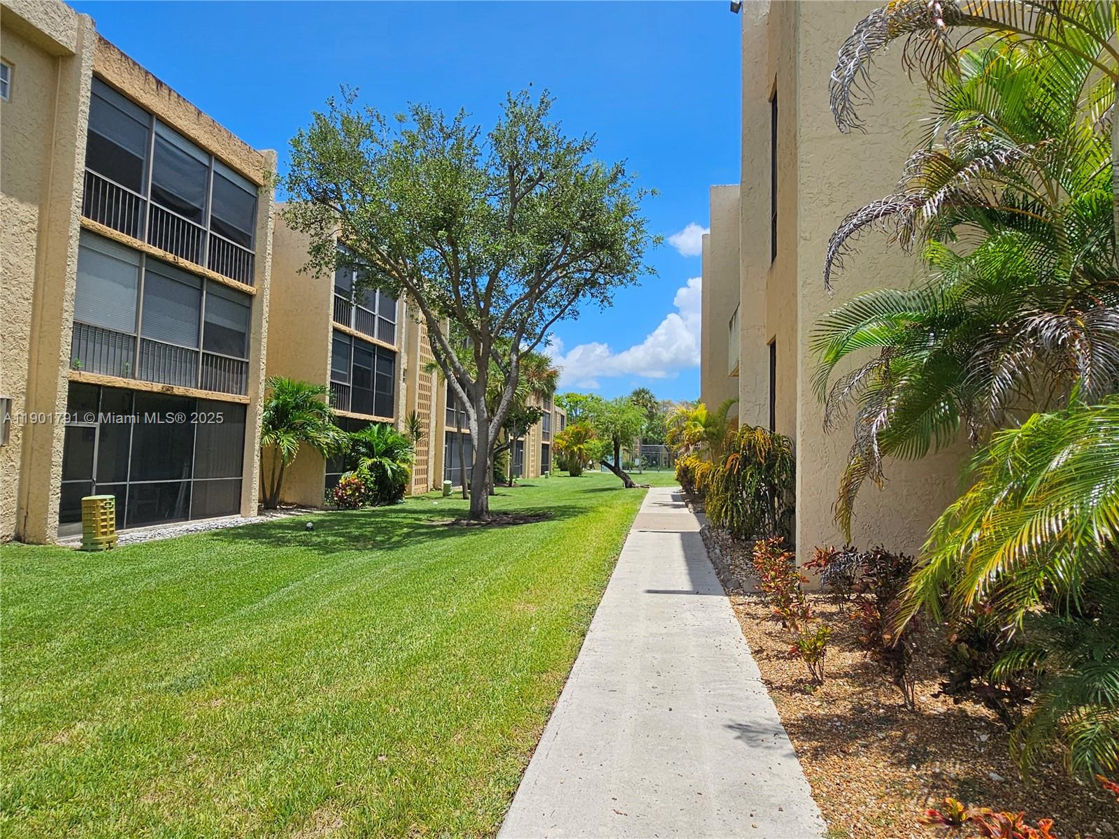 8415 SW 107th Ave # 219W, Miami Unit: 219W